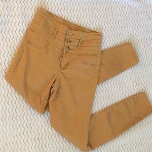 New without tags, Refuge size 4  pants